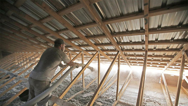 Zdjęcie poddasza ocieplonego celulozą